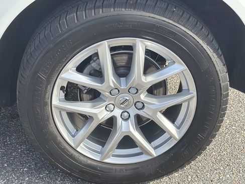 Used 2018 Volvo XC60 T5 Momentum AWD/4WD image 10