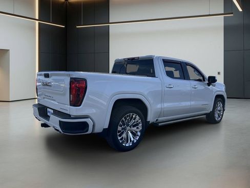 Used 2022 GMC Sierra 1500 Denali w/ Denali Reserve Package AWD/4WD image 5