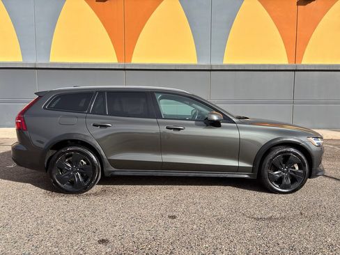 Used 2020 Volvo V60 T5 Cross Country w/ Protection Package Premier AWD/4WD image 2