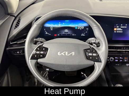 Used 2023 Kia Niro Wind w/ Wind Preserve Package image 7