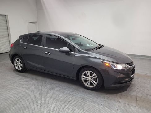 Used 2017 Chevrolet Cruze LT w/ Sun And Sound Package FWD image 11