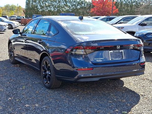 New 2025 Honda Accord SE image 3