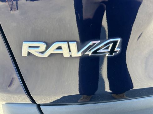 Used 2020 Toyota RAV4 Limited AWD/4WD image 36