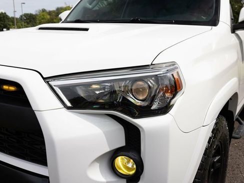 Used 2018 Toyota 4Runner TRD Off-Road Premium image 16