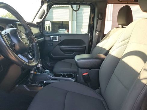Used 2022 Jeep Wrangler Sport AWD/4WD image 10