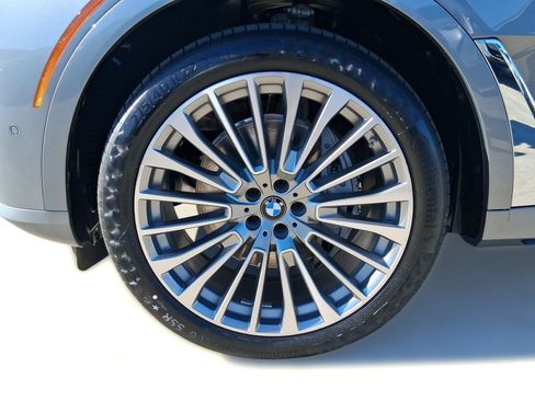 Used 2026 BMW X7 xDrive40i w/ Premium Package AWD/4WD image 12
