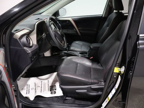 Used 2014 Toyota RAV4 LE image 11