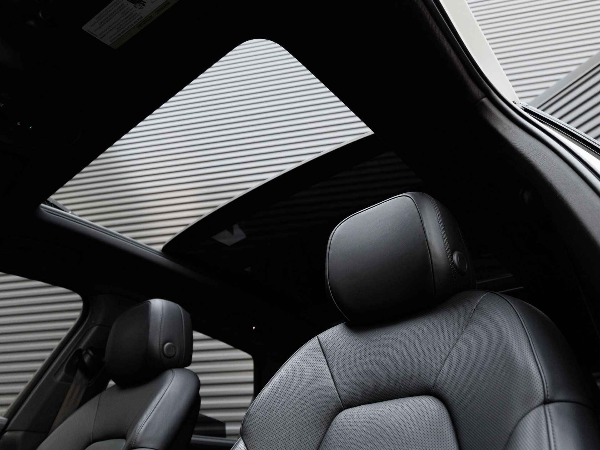 Certified 2025 Porsche Cayenne AWD/4WD image 14