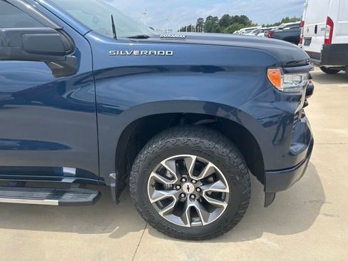 Used 2022 Chevrolet Silverado 1500 RST AWD/4WD image 2