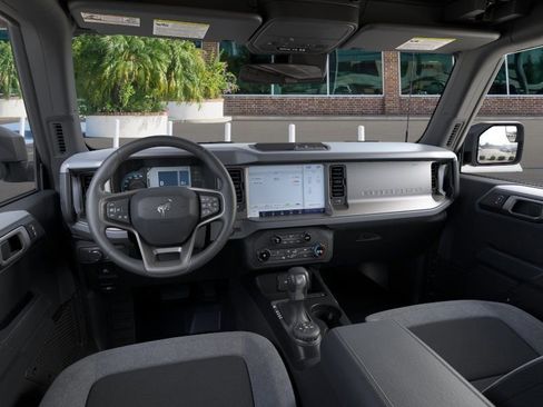 New 2025 Ford Bronco 4-Door AWD/4WD image 9