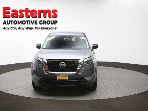 Used 2024 Nissan Pathfinder S image 52