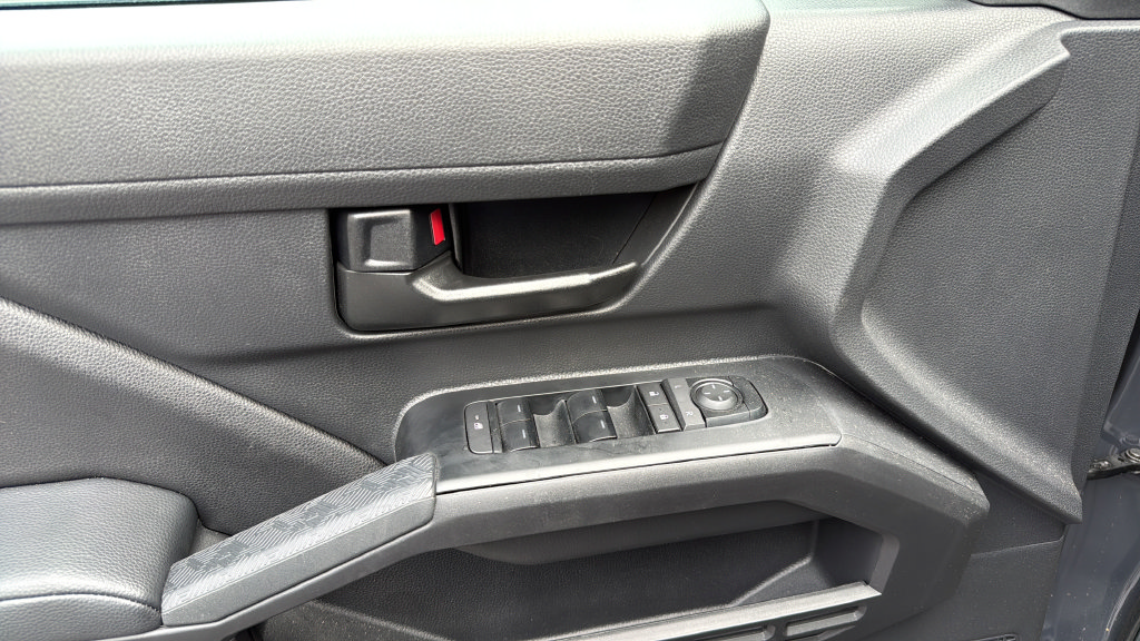 Certified 2025 Toyota Tacoma SR5 AWD/4WD image 11