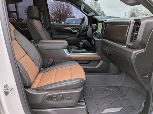 Used 2025 Chevrolet Silverado 1500 High Country w/ High Country Premium Package image 39