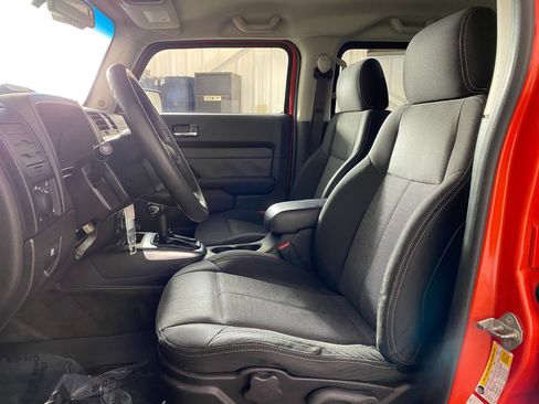 Used 2008 HUMMER H3 image 4