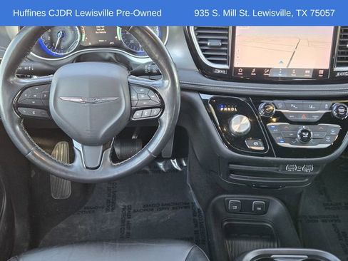 Certified 2021 Chrysler Pacifica Touring-L w/ S Appearance Package image 27