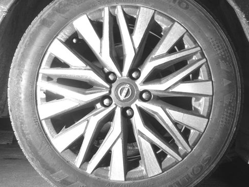 Used 2025 Nissan Altima 2.5 SV FWD image 15