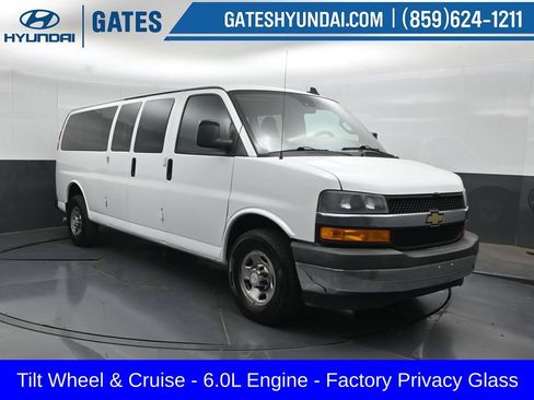 Used 2019 Chevrolet Express 3500 LT w/ LT Preferred Equipment Group RWD image 4