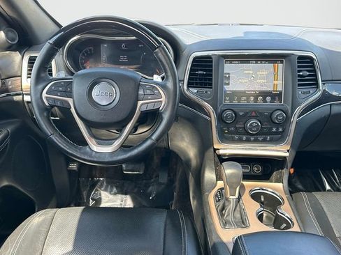Used 2017 Jeep Grand Cherokee Overland AWD/4WD image 2