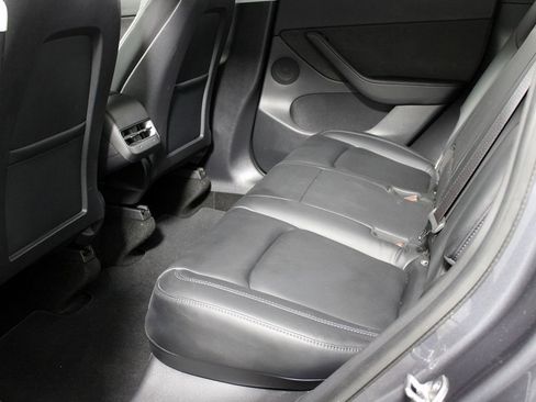 Used 2020 Tesla Model Y Long Range image 24