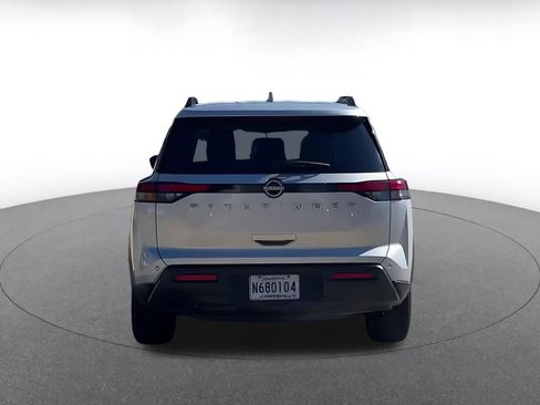 Used 2025 Nissan Pathfinder SV image 12