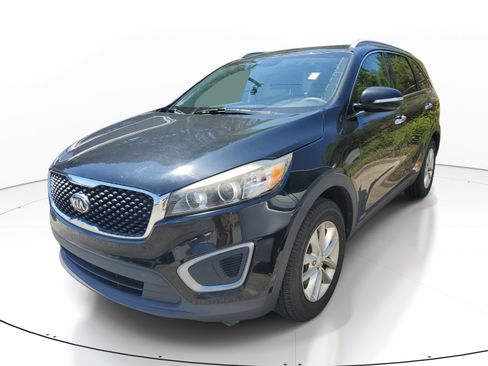 Used 2016 Kia Sorento AWD image 3