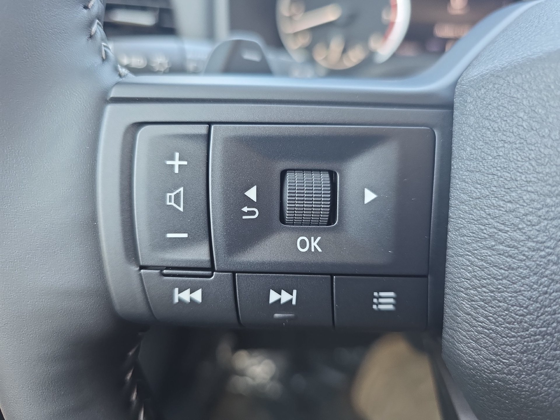 New 2026 Nissan Rogue Dark Armor AWD/4WD image 17