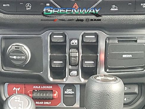 Used 2024 Jeep Wrangler Unlimited Sport AWD/4WD image 17