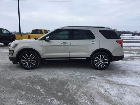 Used 2017 Ford Explorer Platinum image 6