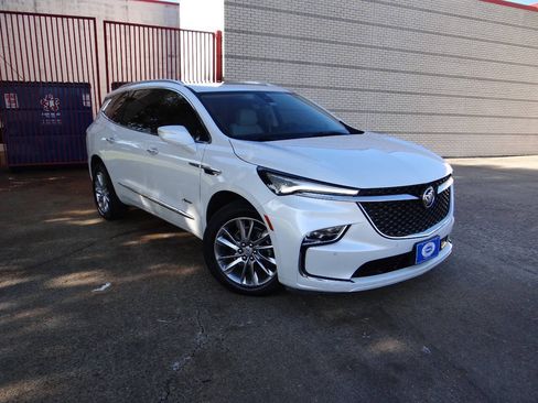 Used 2023 Buick Enclave Avenir w/ Avenir Technology Package AWD/4WD image 38