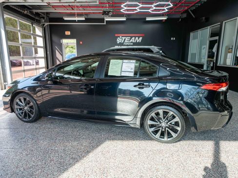 Used 2024 Toyota Corolla SE w/ SE Premium Package image 2