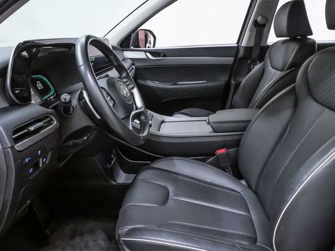 Certified 2025 Hyundai Palisade SEL FWD image 9