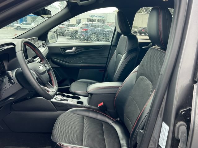 Used 2024 Ford Escape ST-Line w/ Tech Pack #1 AWD/4WD image 4