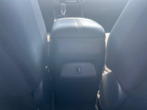 Used 2025 Nissan Sentra SV FWD image 21