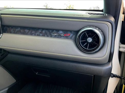 Used 2024 Chevrolet Colorado ZR2 w/ Technology Package image 18