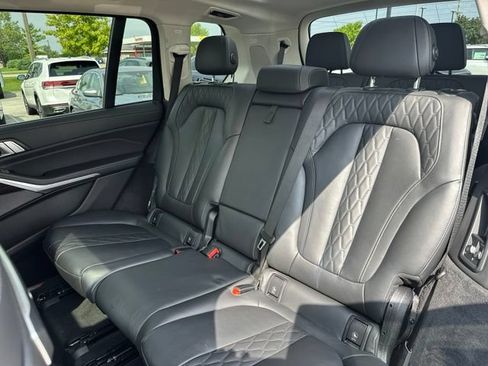 Used 2025 BMW X7 xDrive40i AWD/4WD image 33