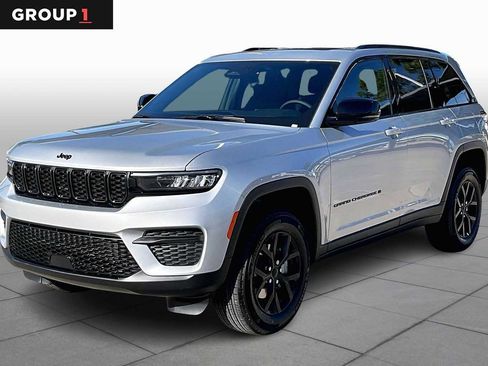 New 2025 Jeep Grand Cherokee Altitude AWD/4WD image 1