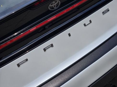 New 2027 Toyota Prius XLE FWD image 9