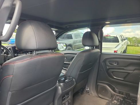Used 2024 Nissan Titan PRO-4X w/ Pro-4x Convenience Package AWD/4WD image 10
