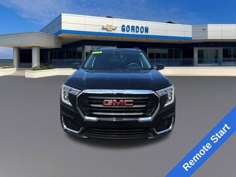 Used 2024 GMC Terrain SLE w/ Driver Convenience Package image 9