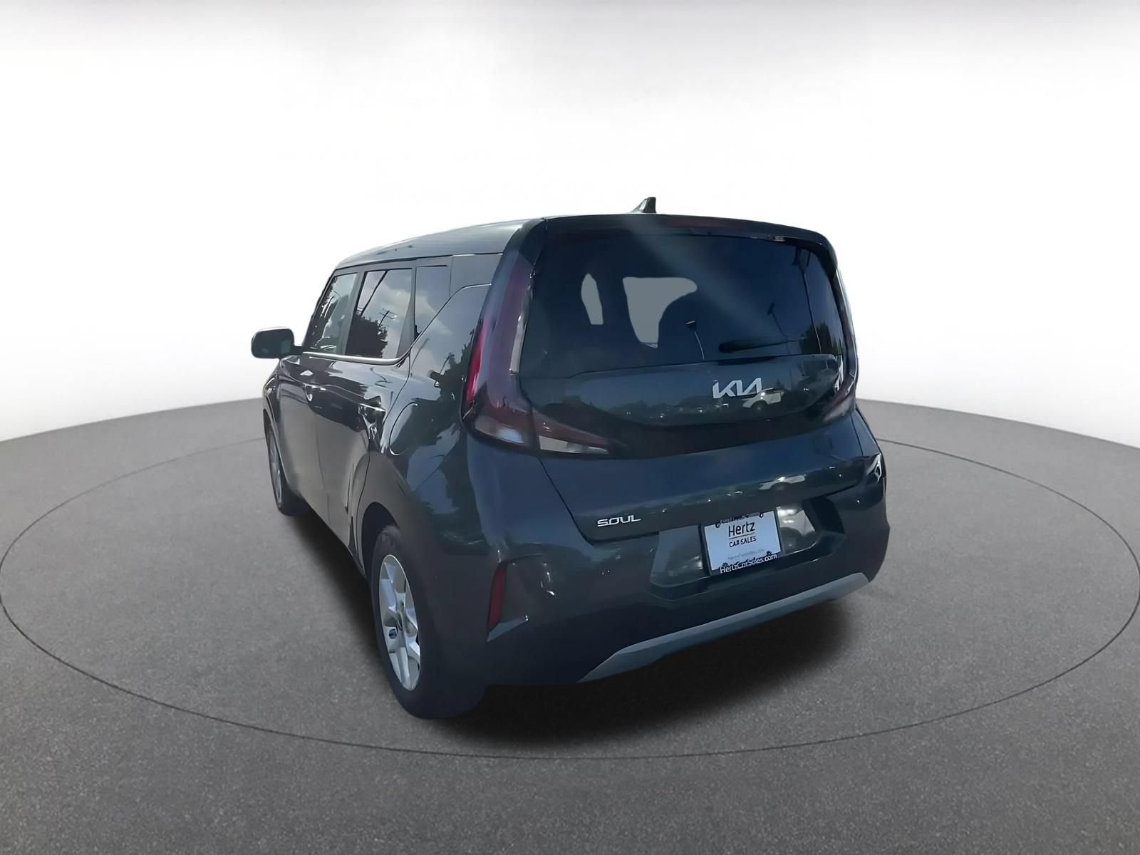 Used 2025 Kia Soul LX w/ LX Technology Package FWD image 10