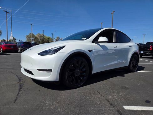 Used 2022 Tesla Model Y Performance image 2