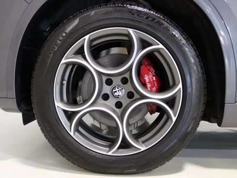 Used 2022 Alfa Romeo Stelvio Ti image 78