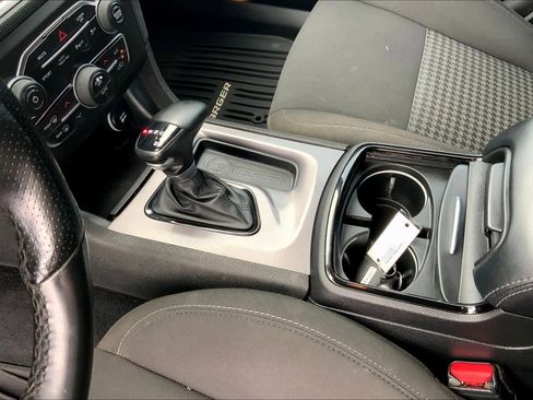 Used 2022 Dodge Charger R/T w/ Blacktop Package image 17