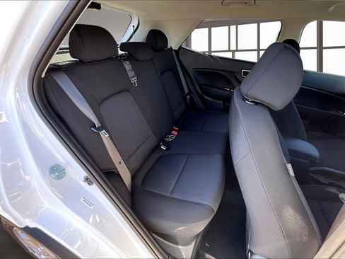 New 2025 Hyundai Venue SE image 9