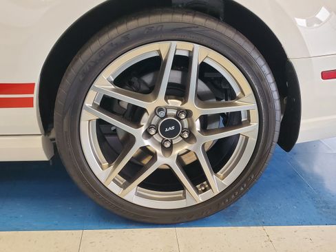Used 2013 Ford Mustang Shelby GT500 RWD image 11