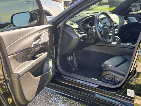 Used 2022 Cadillac CT4 V RWD image 13