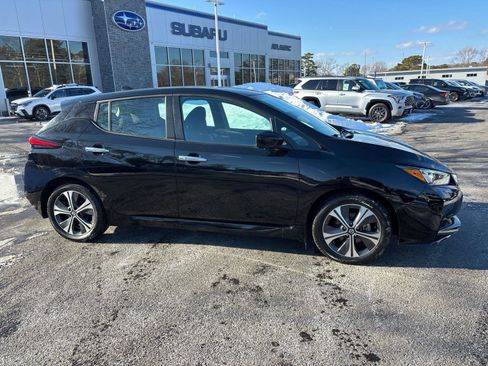 Used 2022 Nissan Leaf SV Plus image 2