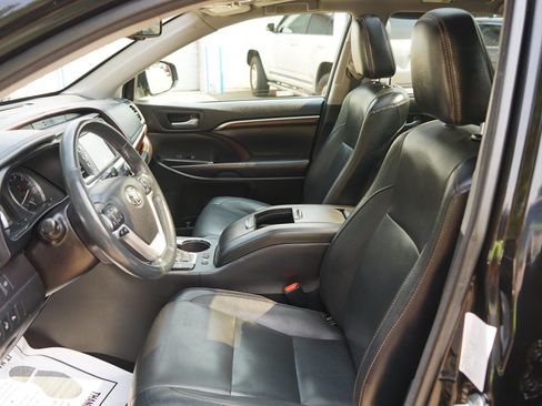 Used 2016 Toyota Highlander Limited AWD/4WD image 12