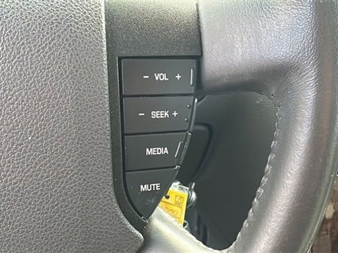 Used 2008 Ford Taurus Limited image 25