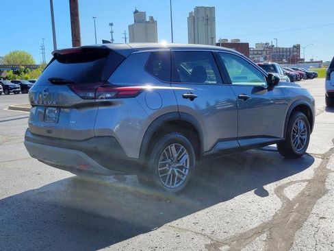 Used 2023 Nissan Rogue S AWD/4WD image 2